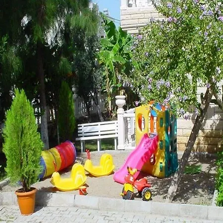 ホテル Cenk Bey