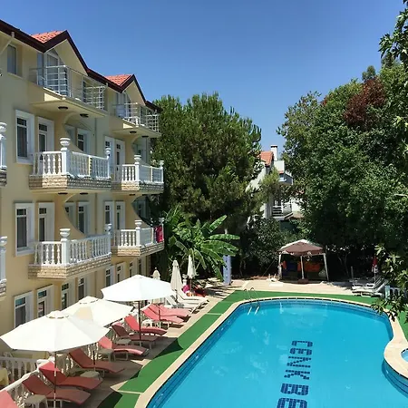 ホテル Cenk Bey 3*